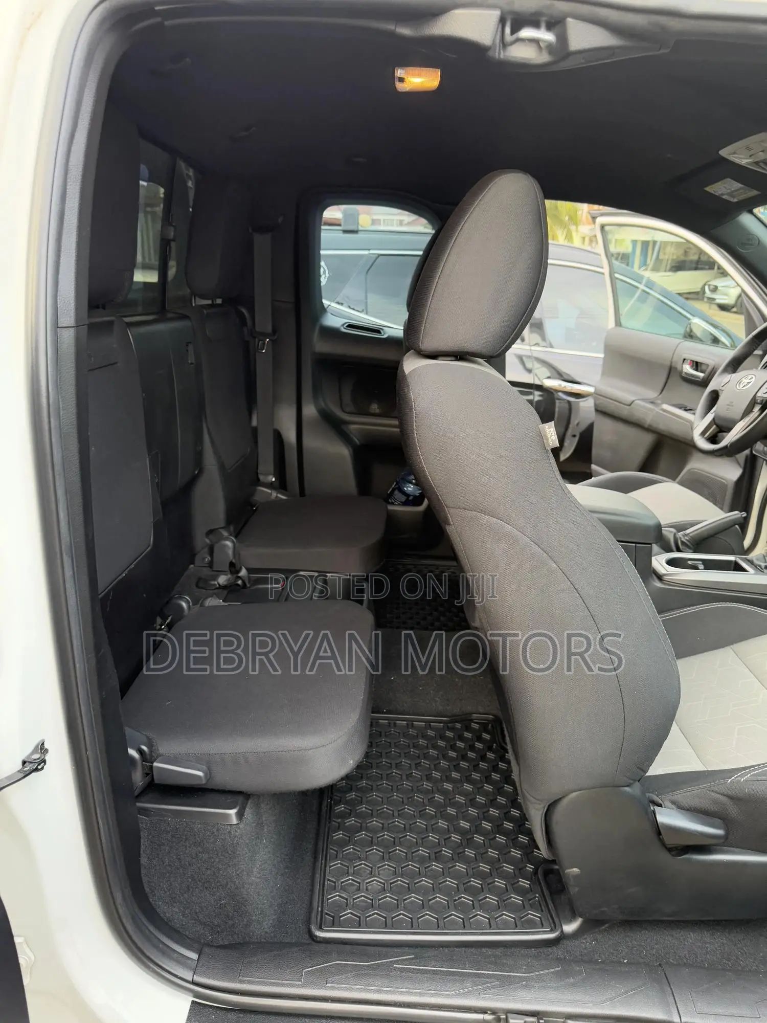 Toyota Tacoma 2023 White