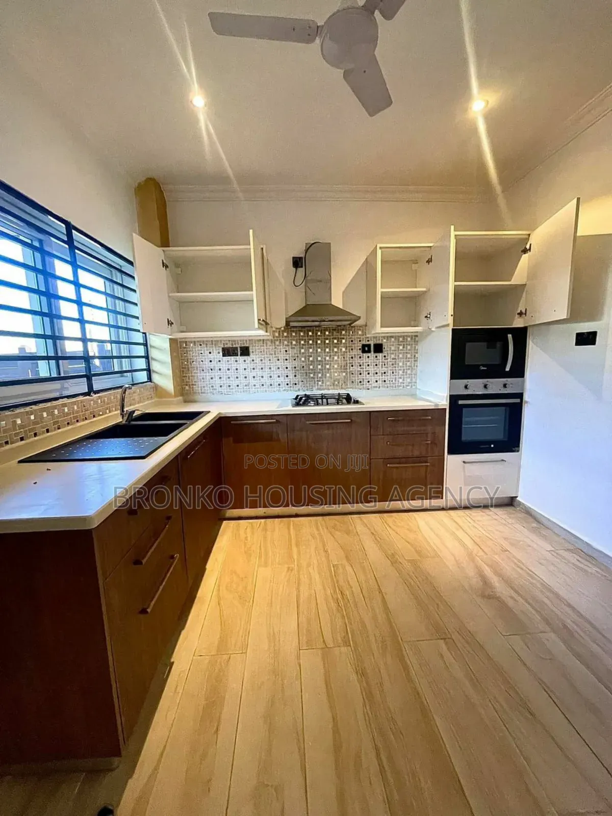 3bdrm Townhouse / Terrace in Bronko Housing, Burma Camp for rent