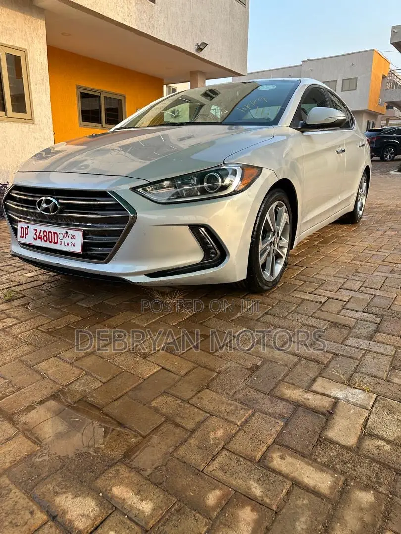 Hyundai Elantra 2017 Silver