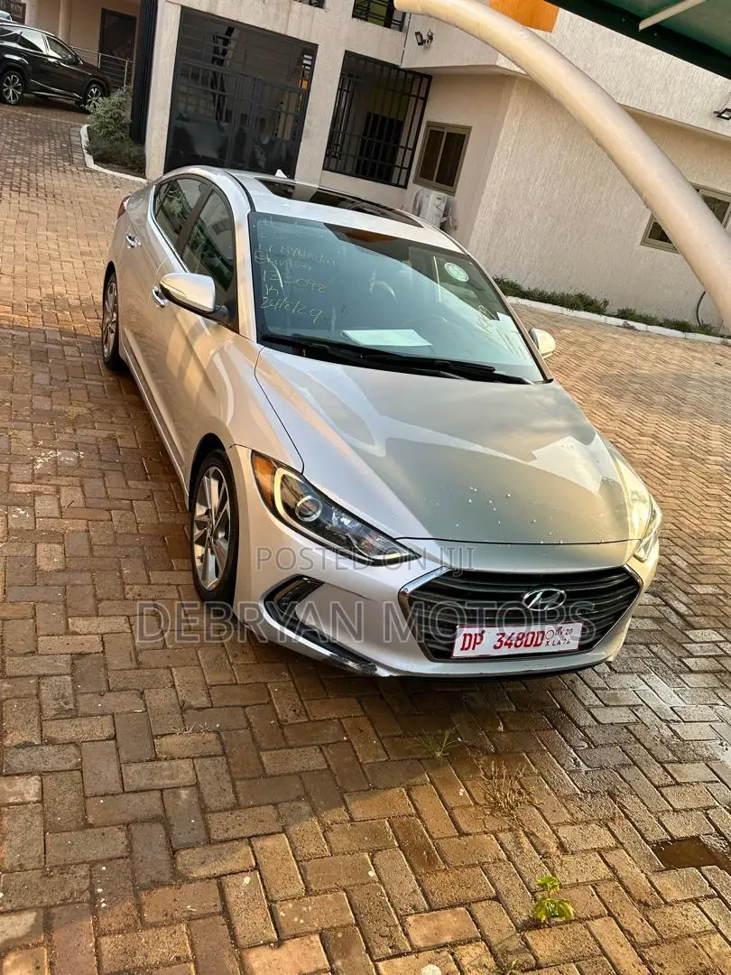 Hyundai Elantra 2017 Silver