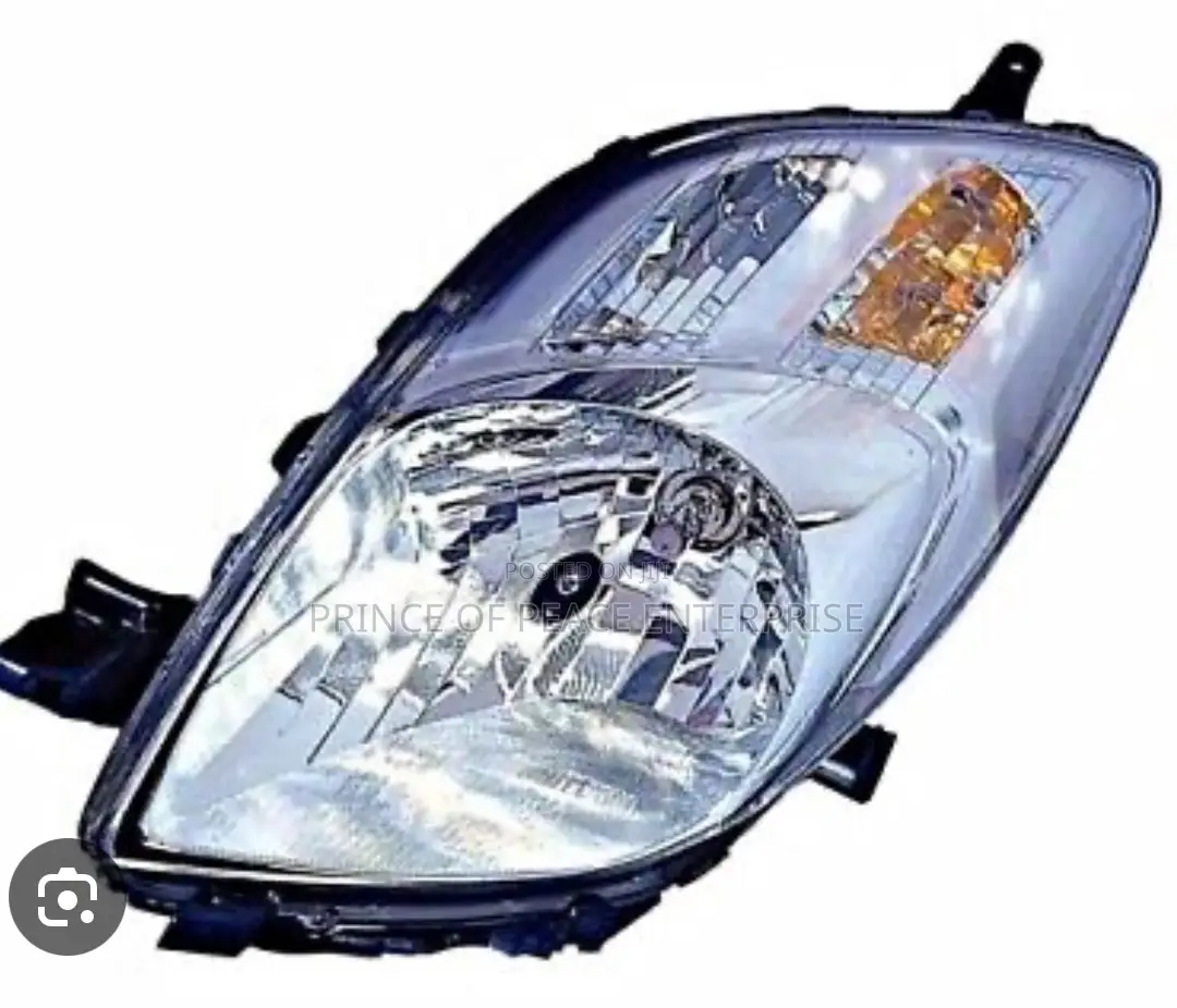 Toyota Vitz 2008 2009 2010 Headlight ( White ) Pair