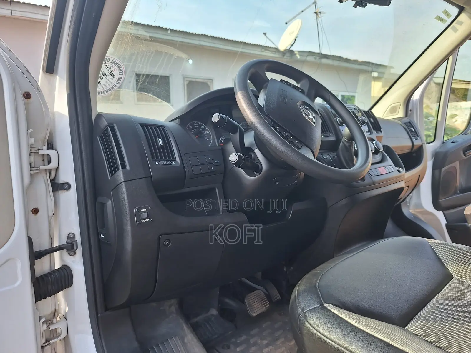 Dodge B3500 2015 White