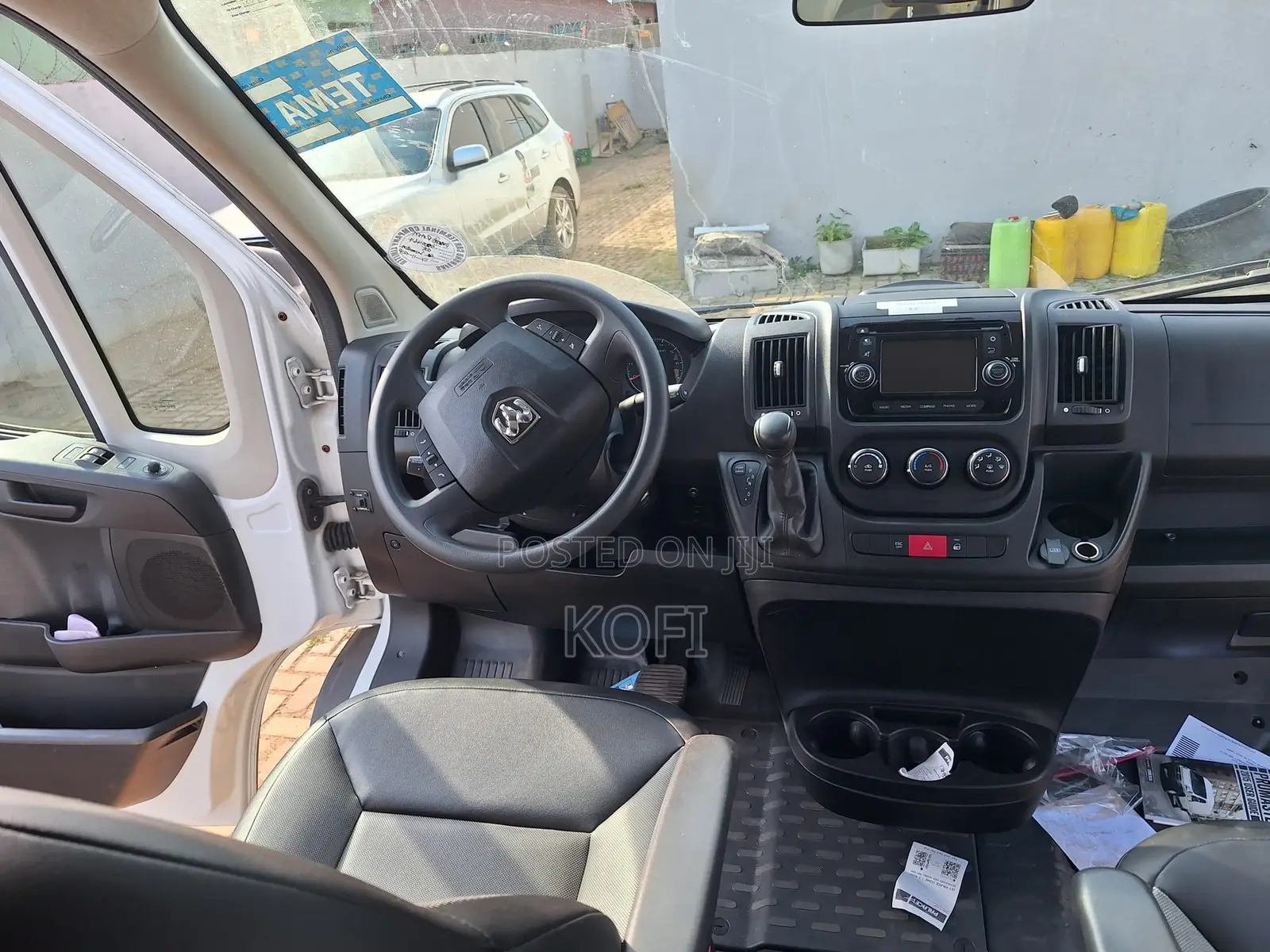 Dodge B3500 2015 White