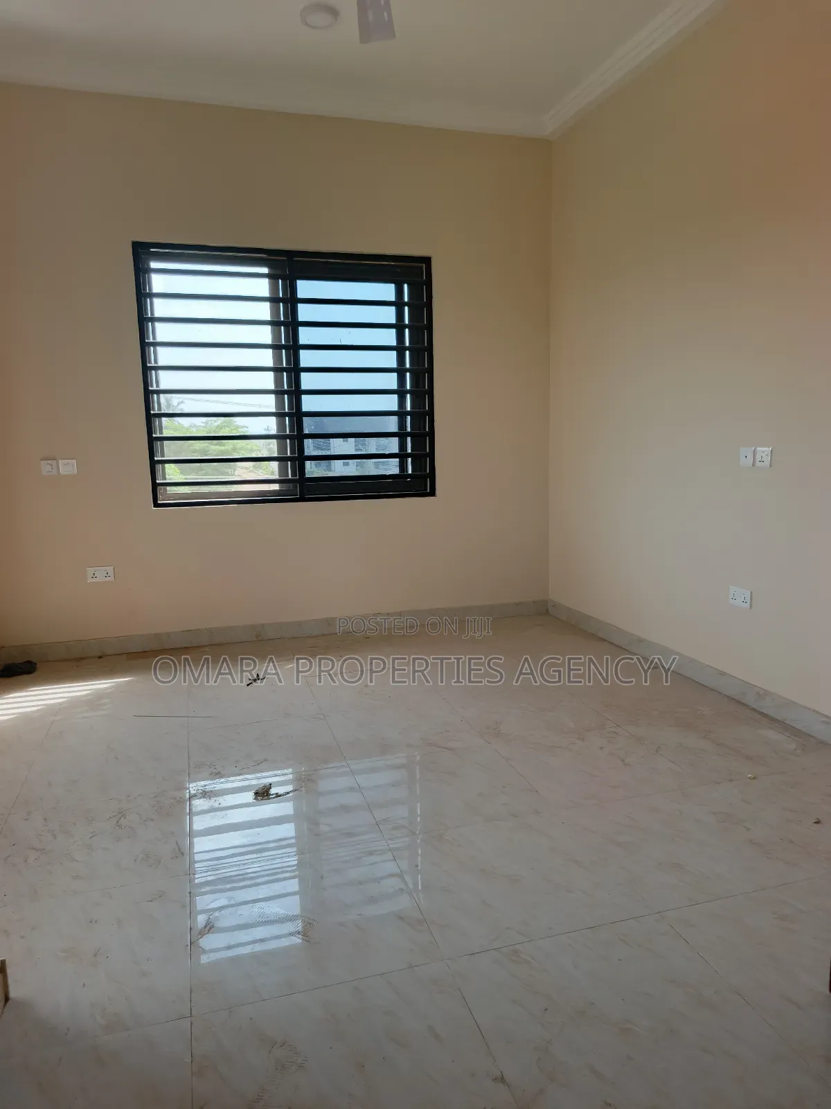 1bdrm Apartment in Madina for rent