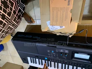 Yamaha PSR-Ew425 76-Key Portable Keyboard