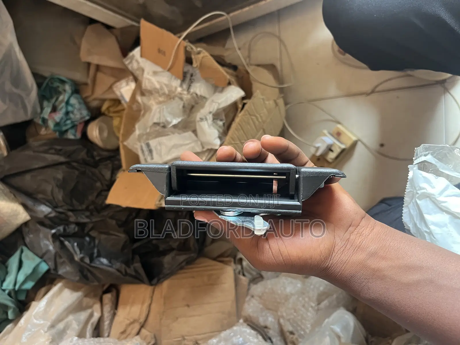 Hilux Vigo Tailboard Opener