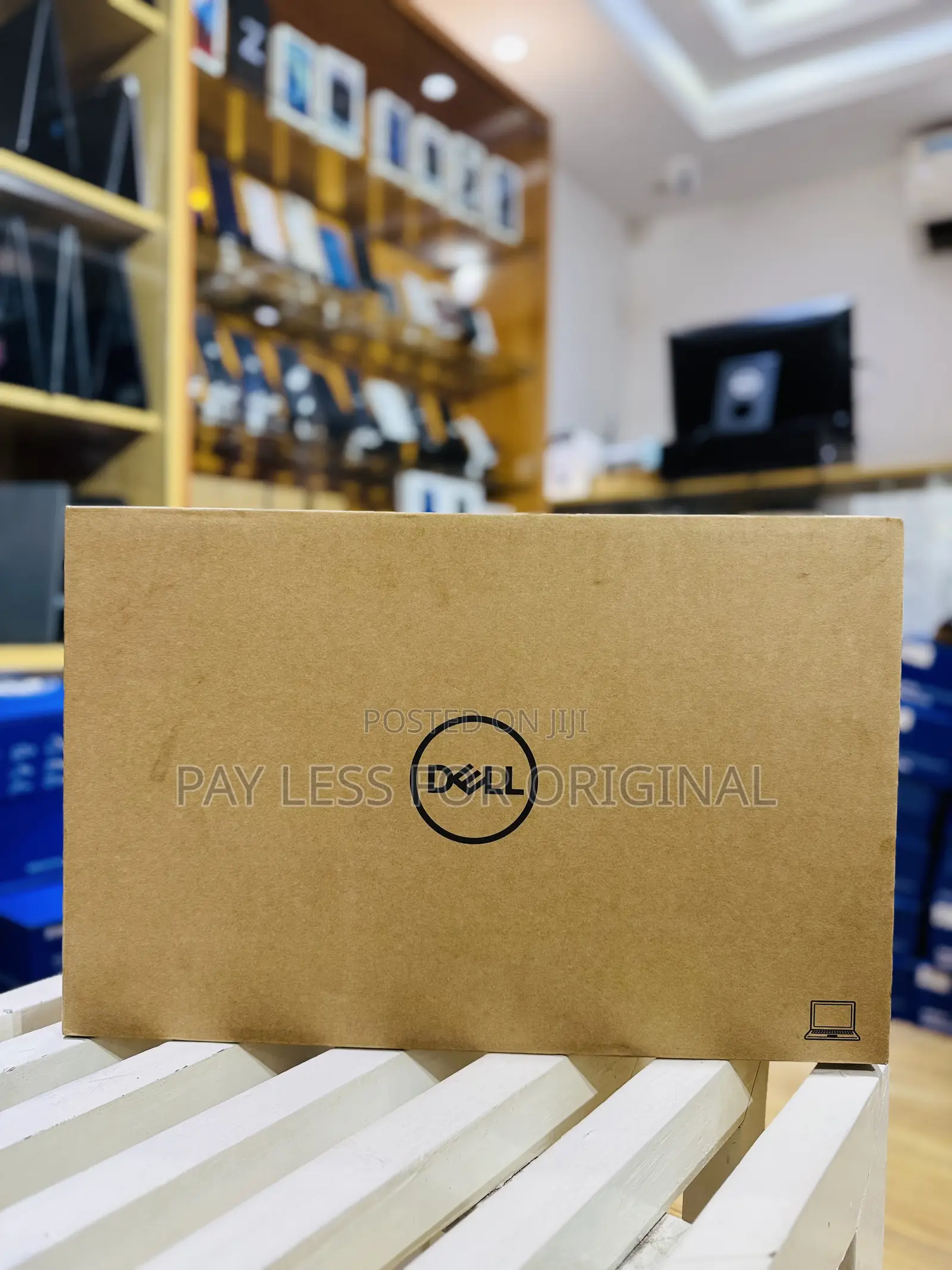 New Laptop Dell Vostro 15 3000 8GB Intel Core i3 SSD 1T