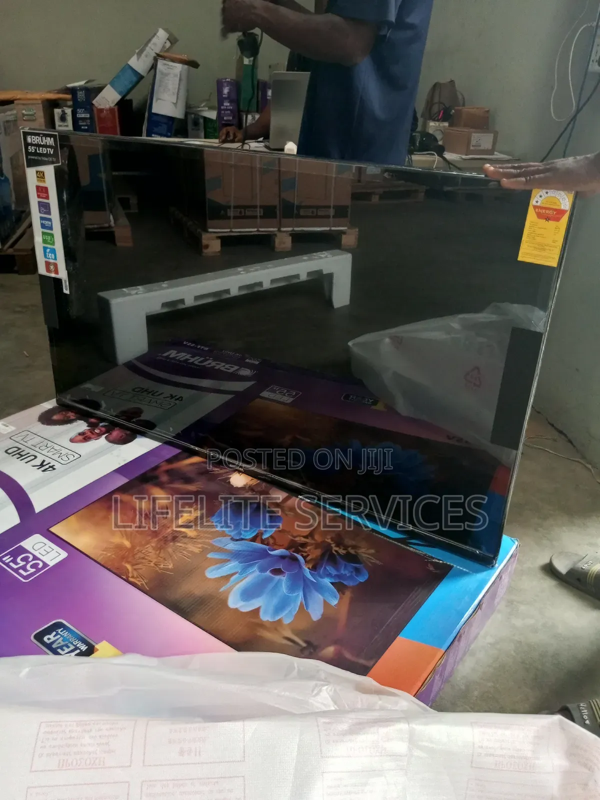  Smart TV Bruhm 55"+Inbuilt Bluetooth