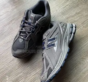 New Balance Sneaker