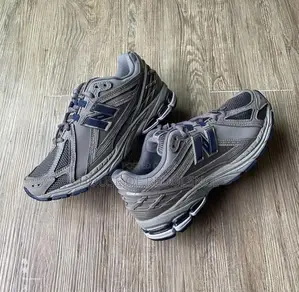 New Balance Sneaker