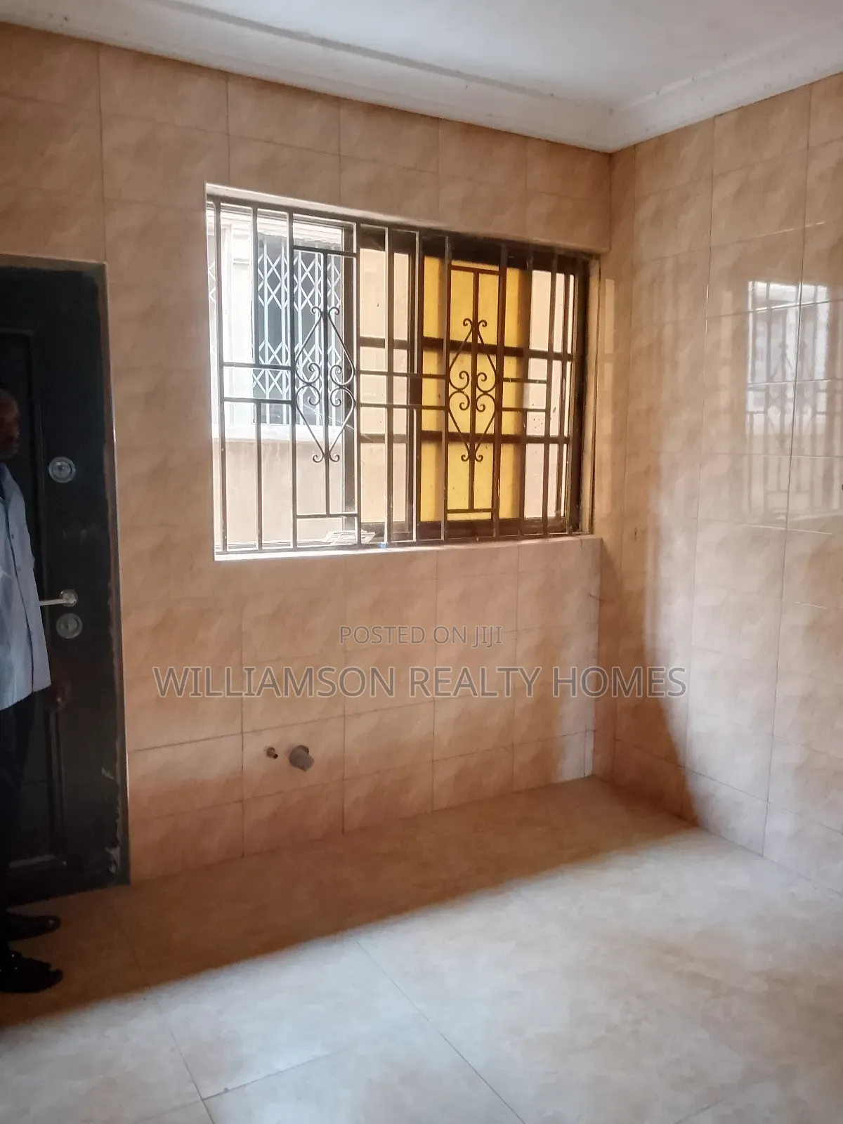 5bdrm House in Hfc Estate Area, Spintex for rent