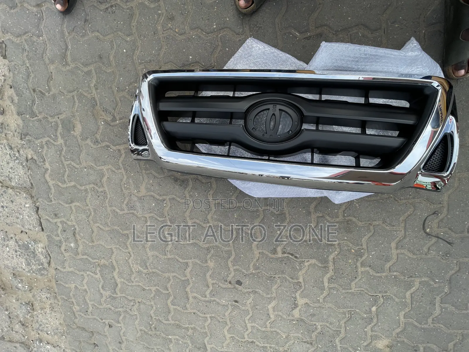 Toyota Tacoma 2005,2006,2011,2008 Front Shells/Grille