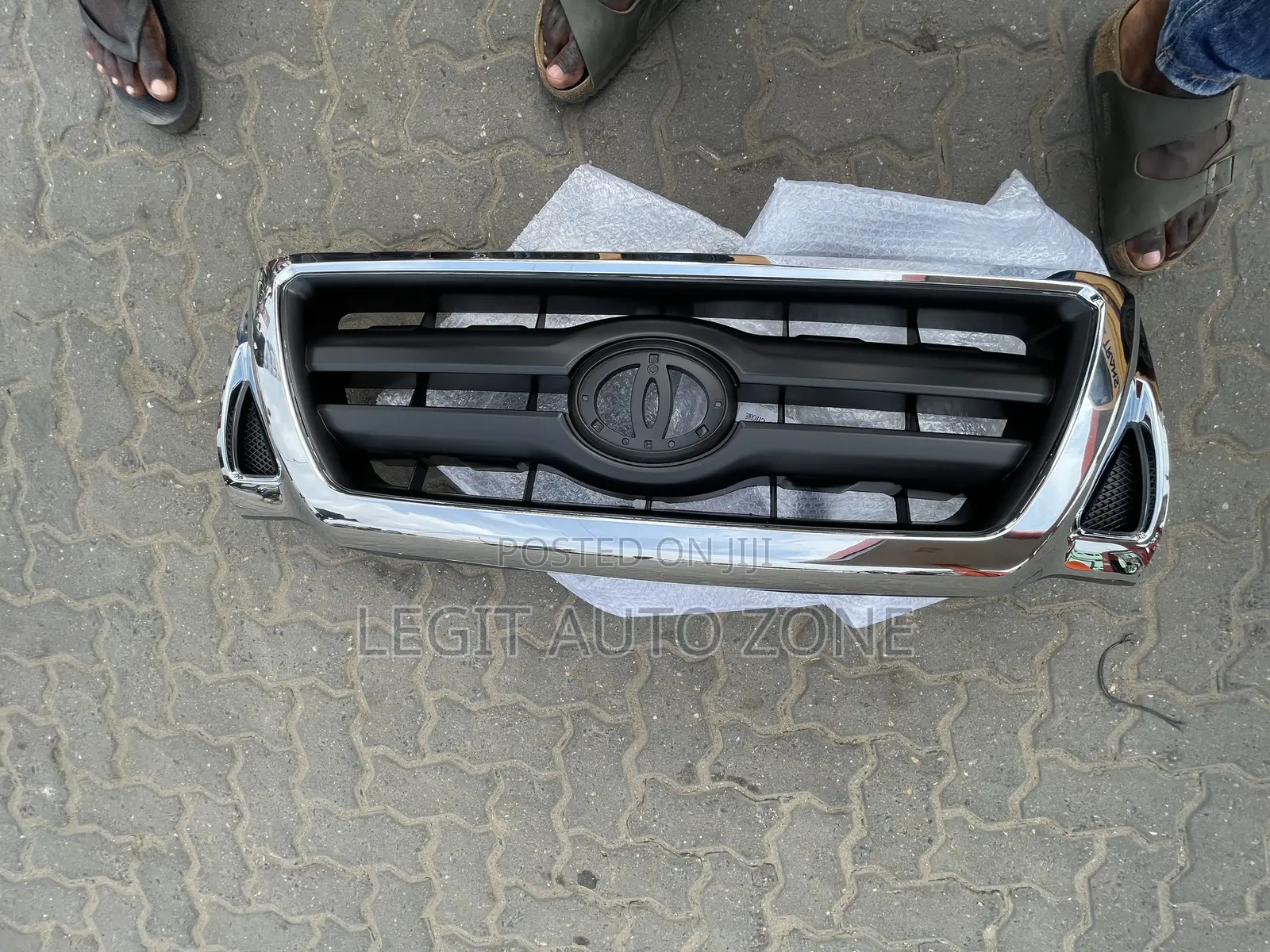 Toyota Tacoma 2005,2006,2011,2008 Front Shells/Grille