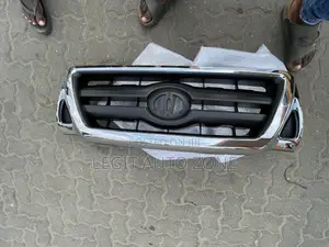 Toyota Tacoma 2005,2006,2011,2008 Front Shells/Grille