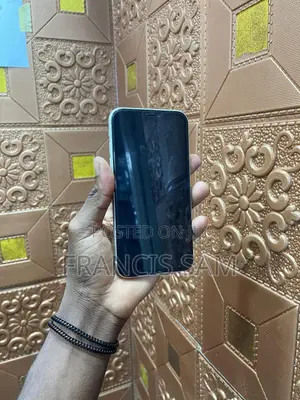 Apple iPhone 11 64 GB White
