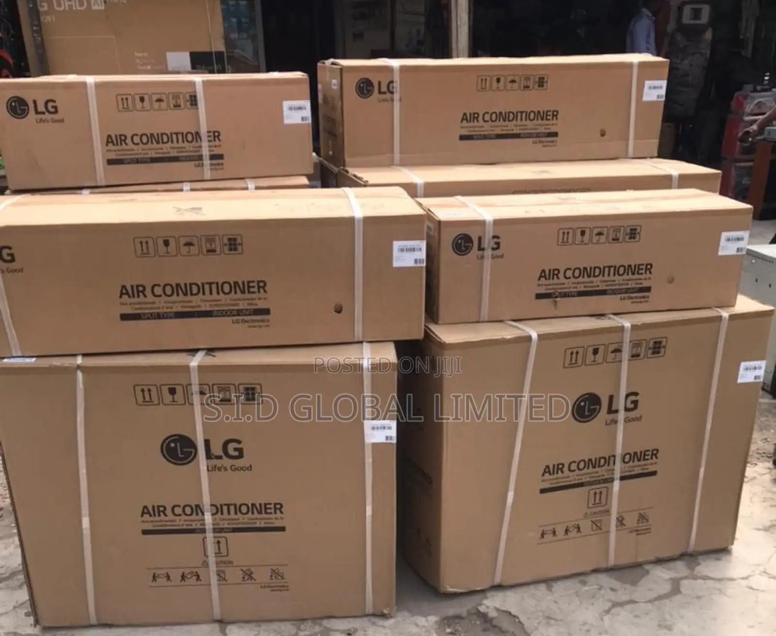 Celebrate Christmas With LG 2.5 R410A Air Conditioner