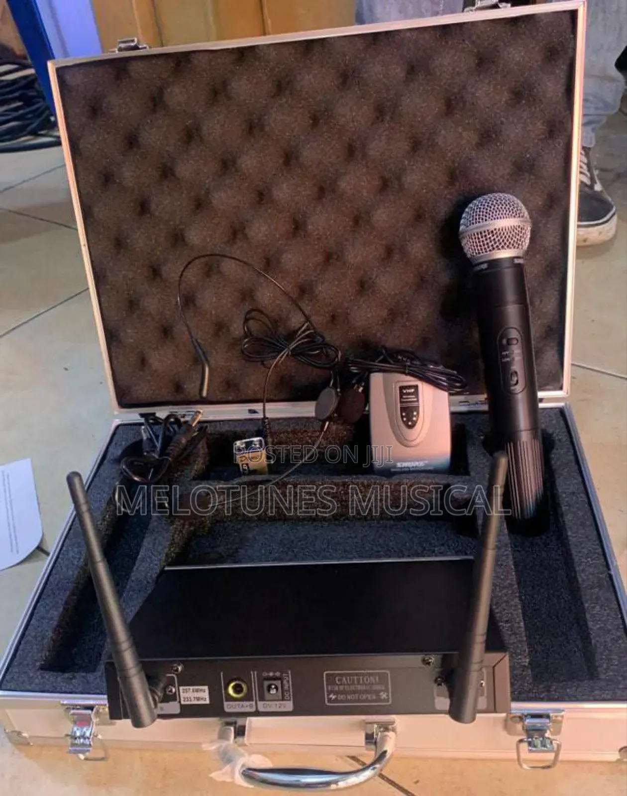 Shure Hand, Head and Lapel Microphone
