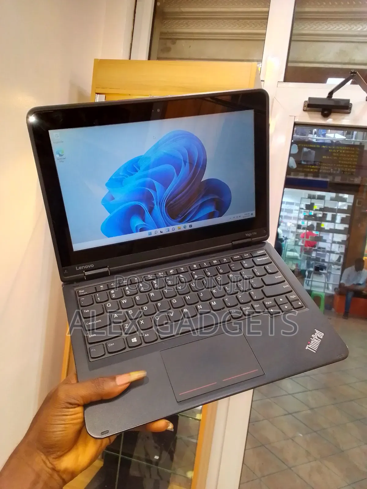 Laptop Lenovo ThinkPad Yoga 4GB Intel Celeron SSD 128GB