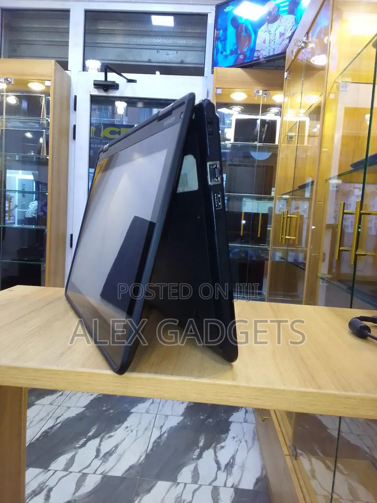 Laptop Lenovo ThinkPad Yoga 4GB Intel Celeron SSD 128GB