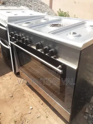 Kenwood Gas Cooker With 5 Burners