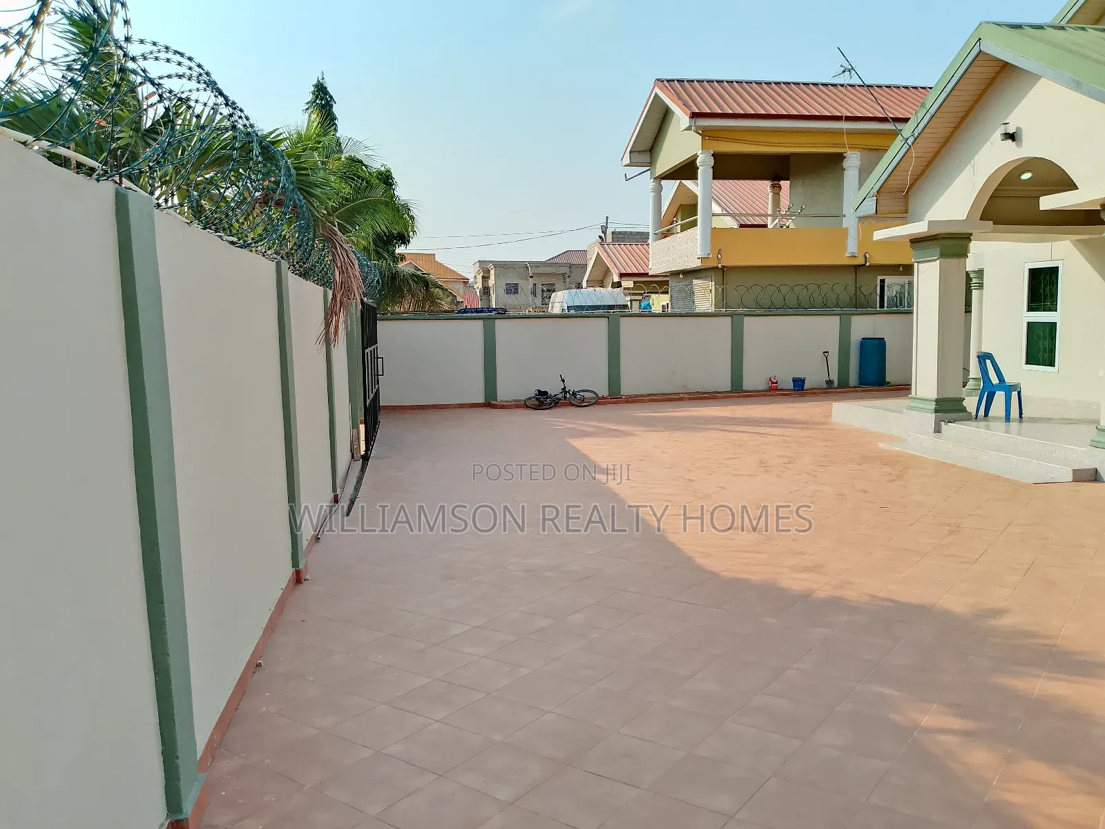 5bdrm House in Community 18 Area, Spintex for rent