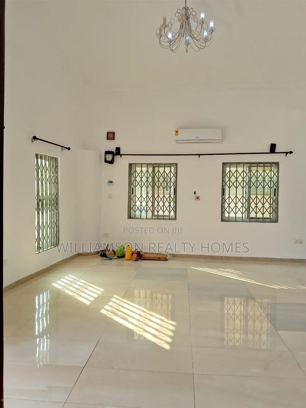 5bdrm House in Community 18 Area, Spintex for rent