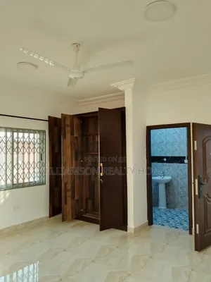 5bdrm House in Community 18 Area, Spintex for rent