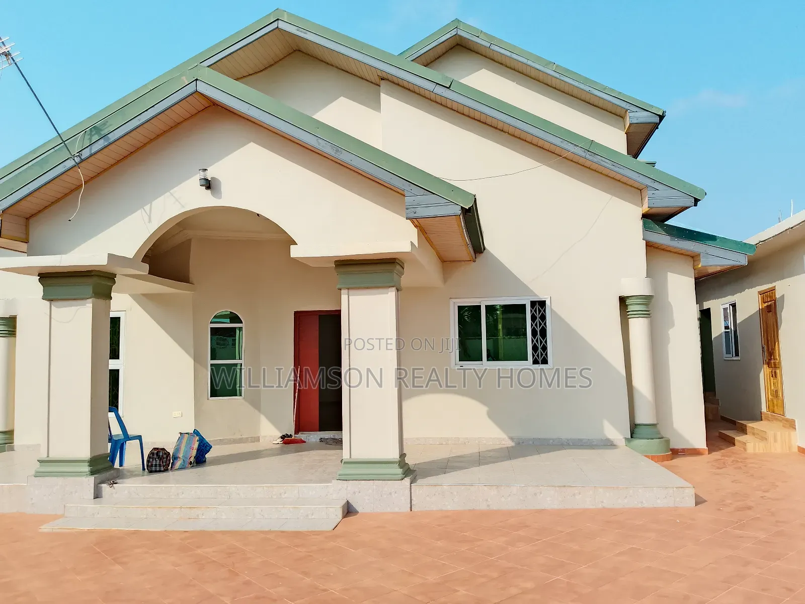 5bdrm House in Community 18 Area, Spintex for rent