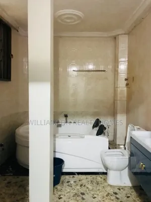 6bdrm House in Hfc Estate Area, Spintex for rent