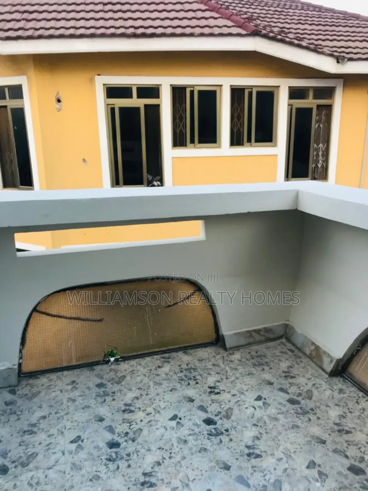 6bdrm House in Hfc Estate Area, Spintex for rent