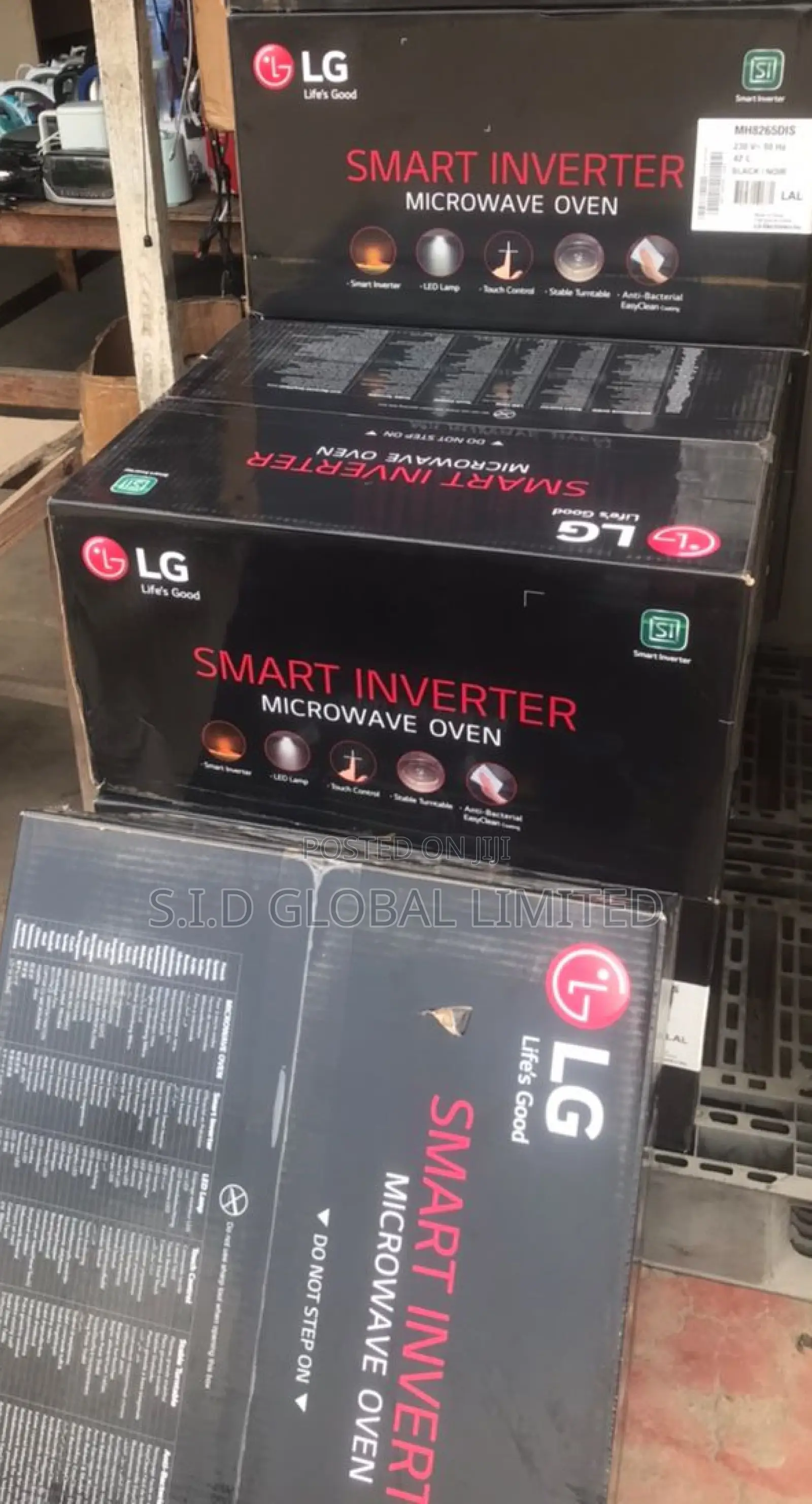 Tastefully Curated LG Microwave Oven 42L, Smart Inverter