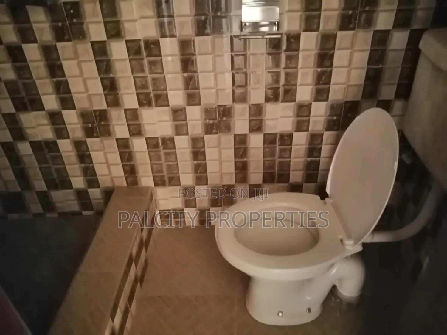 2bdrm Apartment in Abrepo Bronikrom, Kumasi Metropolitan for rent