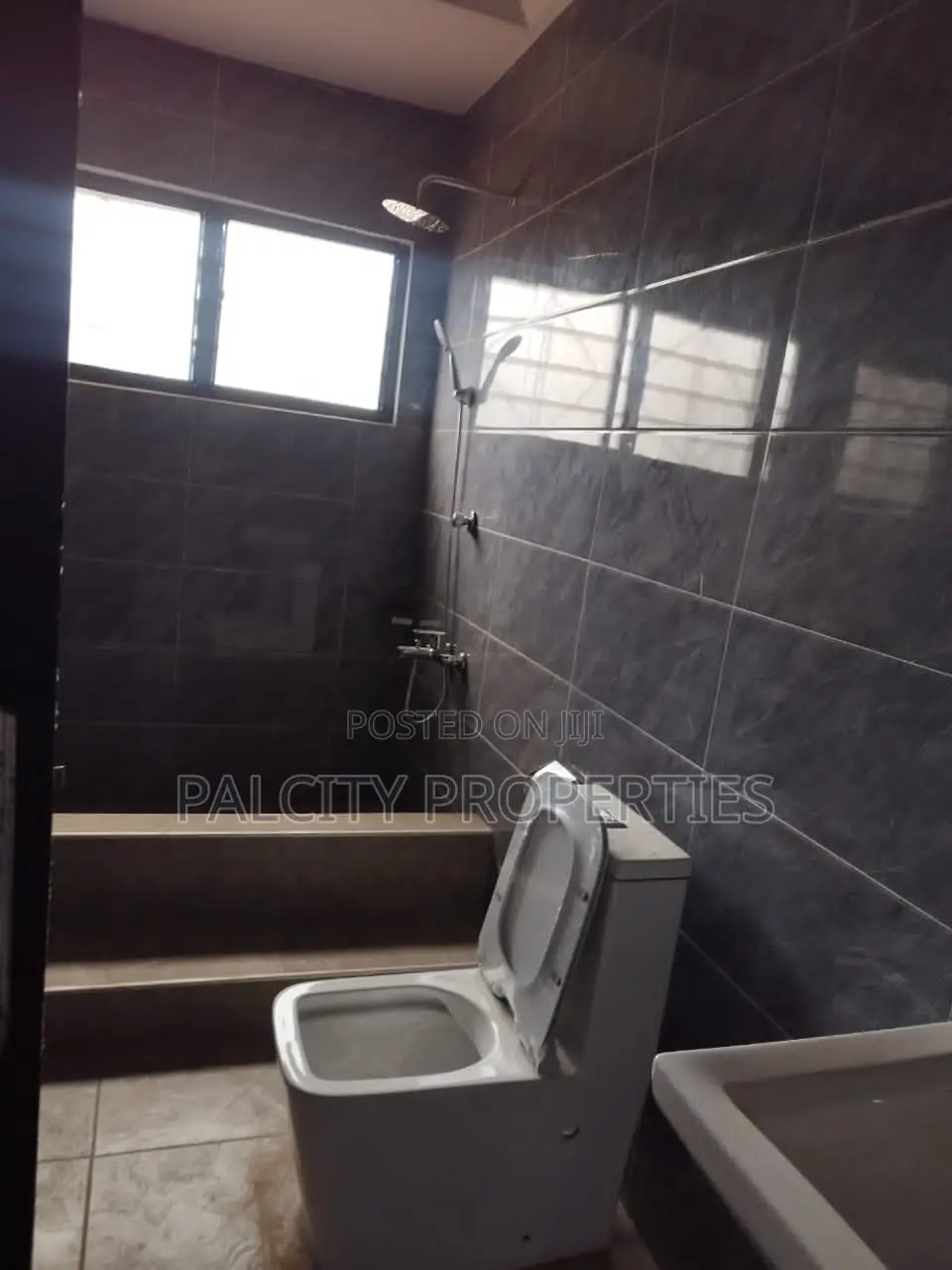 4bdrm House in Tuc Junction, Kumasi Metropolitan for rent