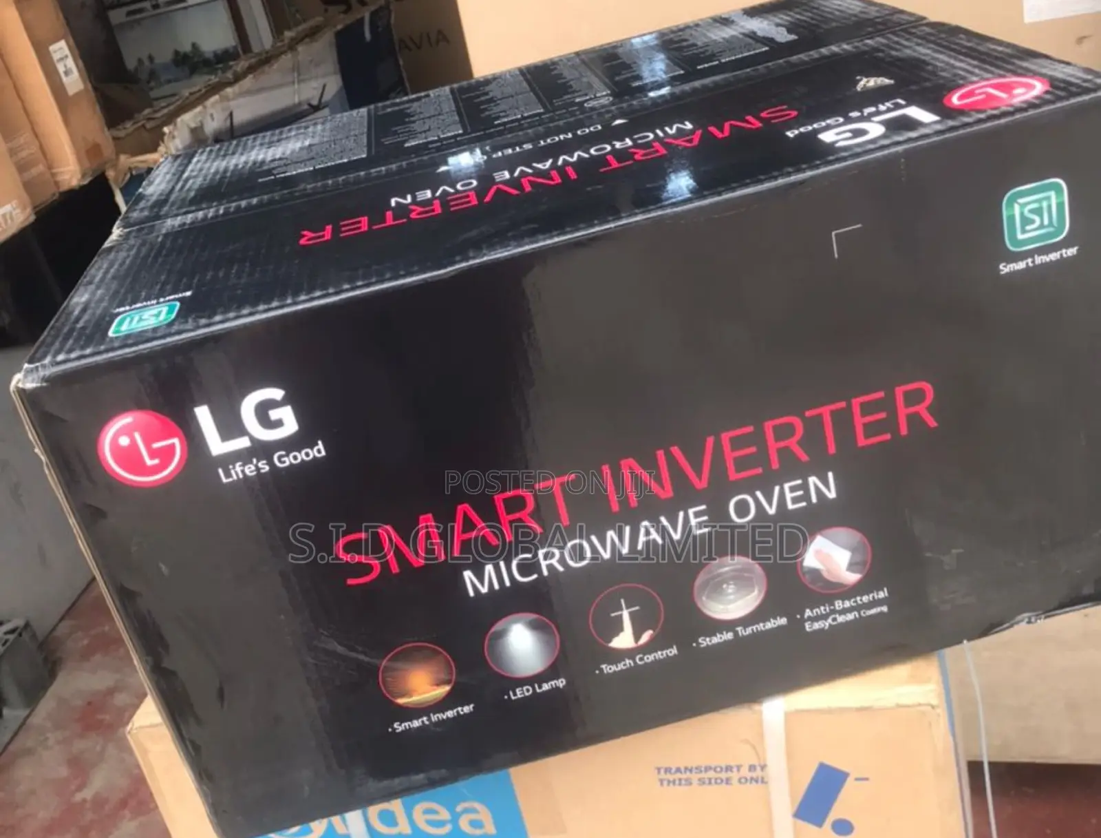 Enjoy Our Food With LG Microwave Oven 42L, Smart Inverter