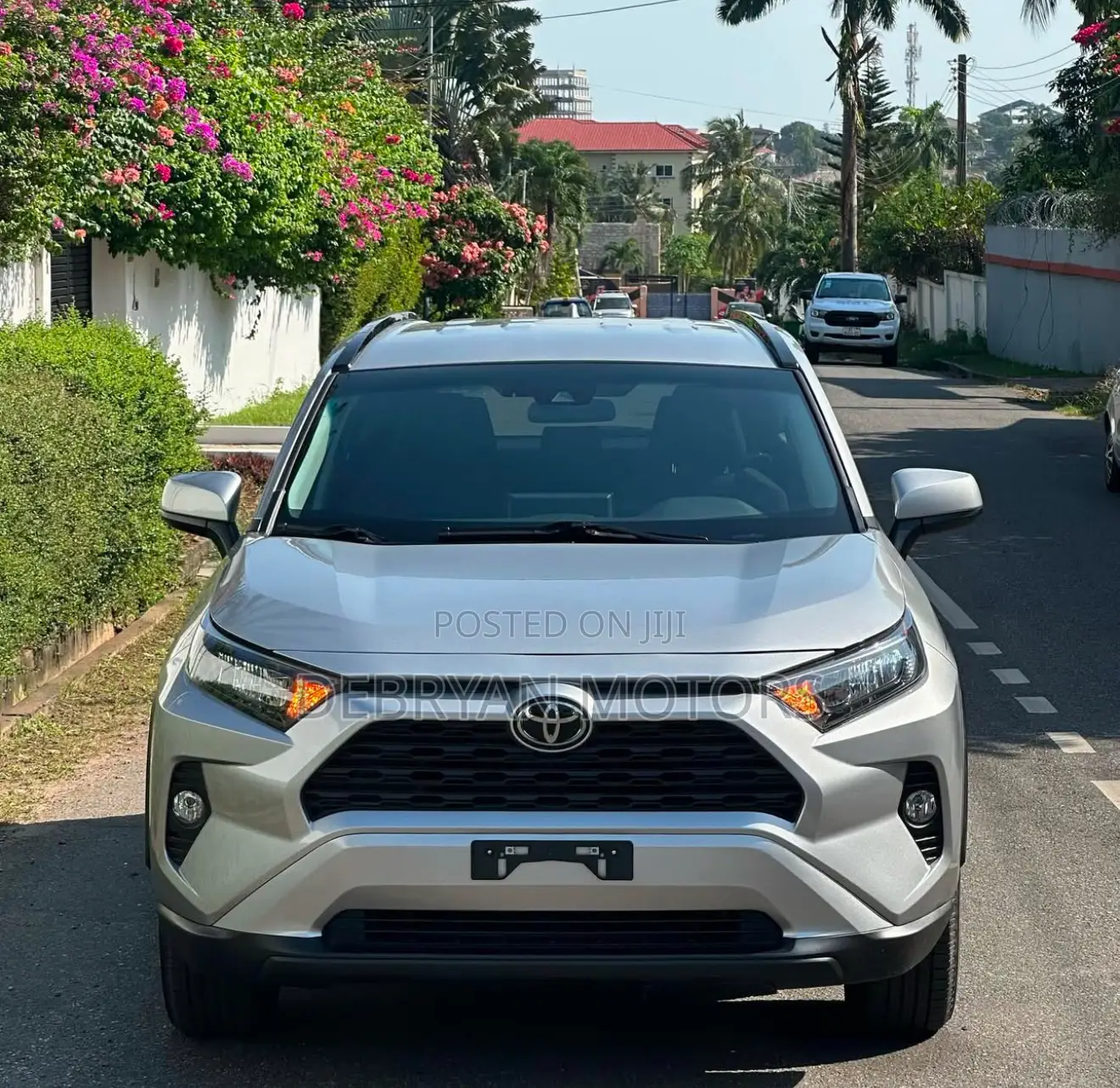 Toyota RAV4 LE FWD 2019 Silver