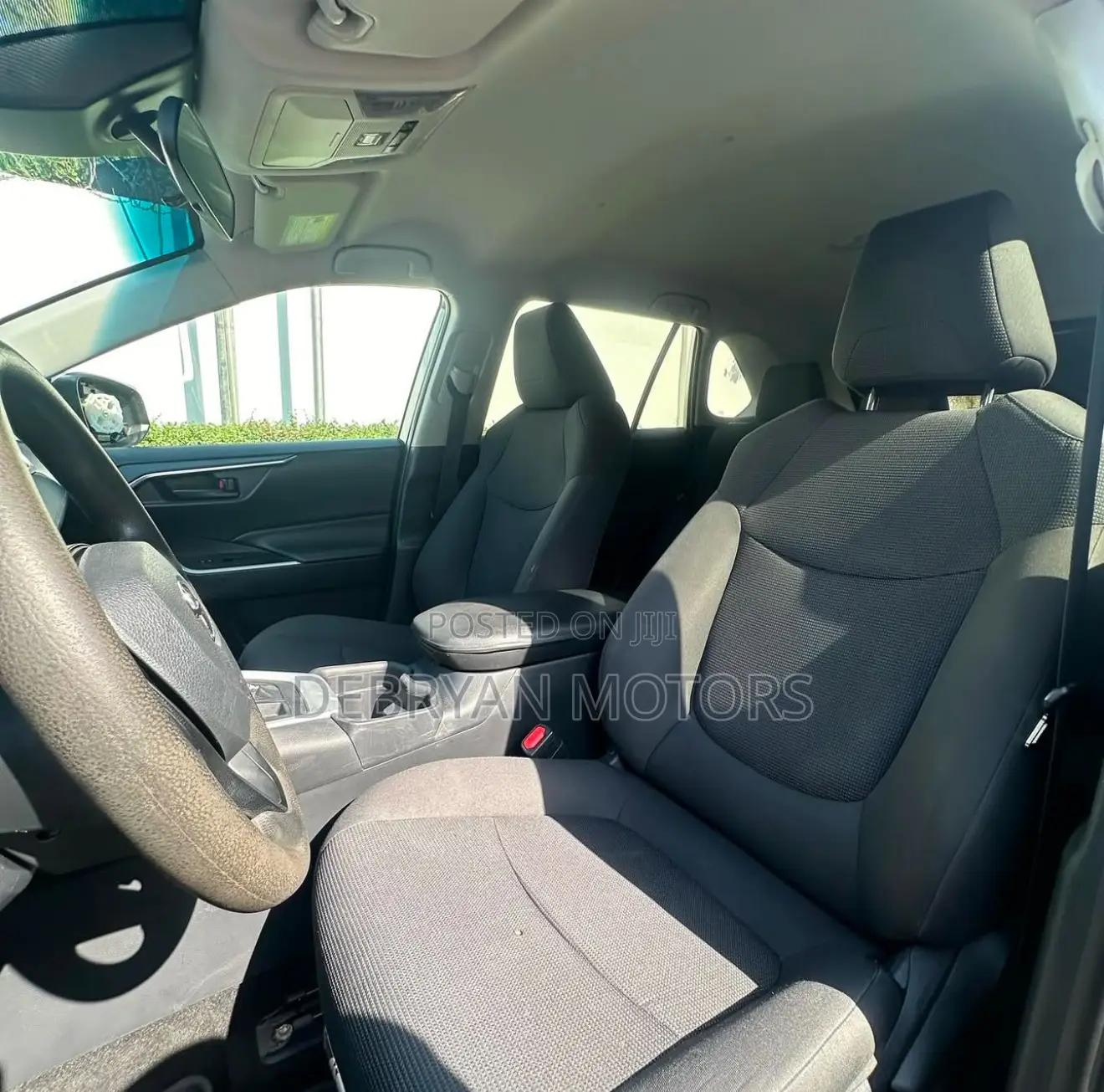Toyota RAV4 LE FWD 2019 Silver