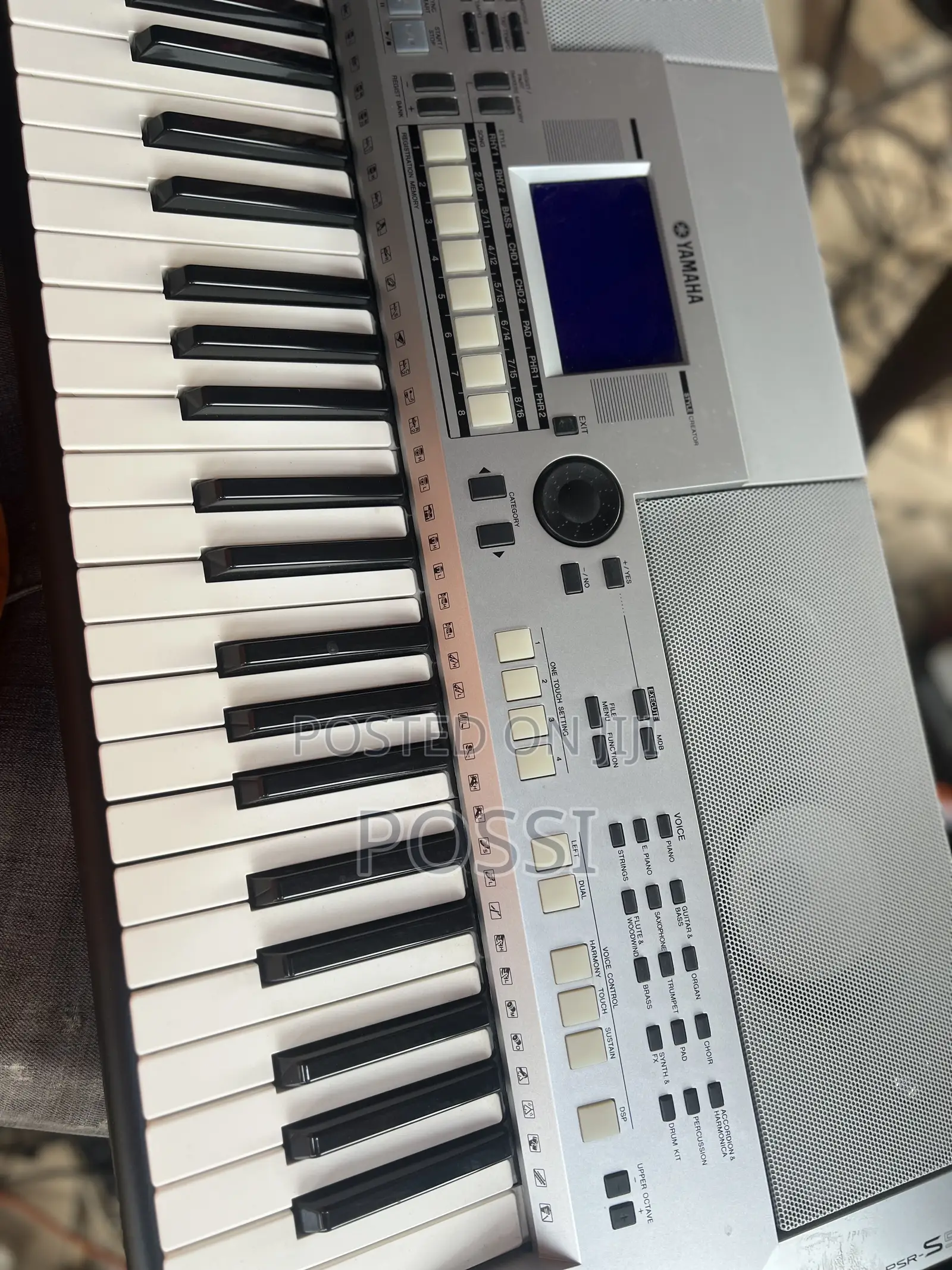 Yamaha PSR S550 Keyboard
