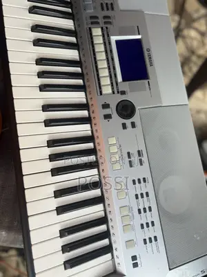 Yamaha PSR S550 Keyboard