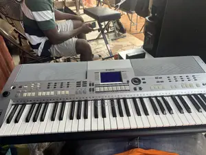 Yamaha PSR S550 Keyboard