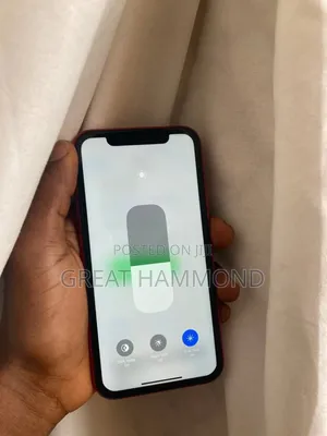 Photo - Apple iPhone XR 128 GB Red