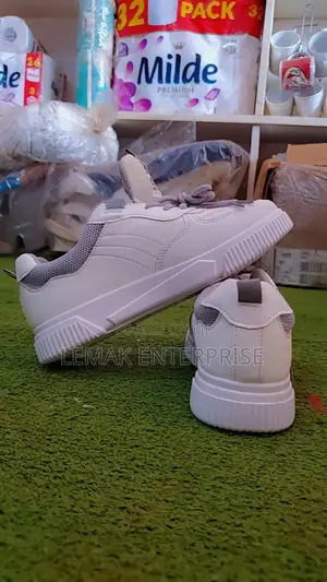 Unisex Casual Sneakers. Size 40, 41, 42
