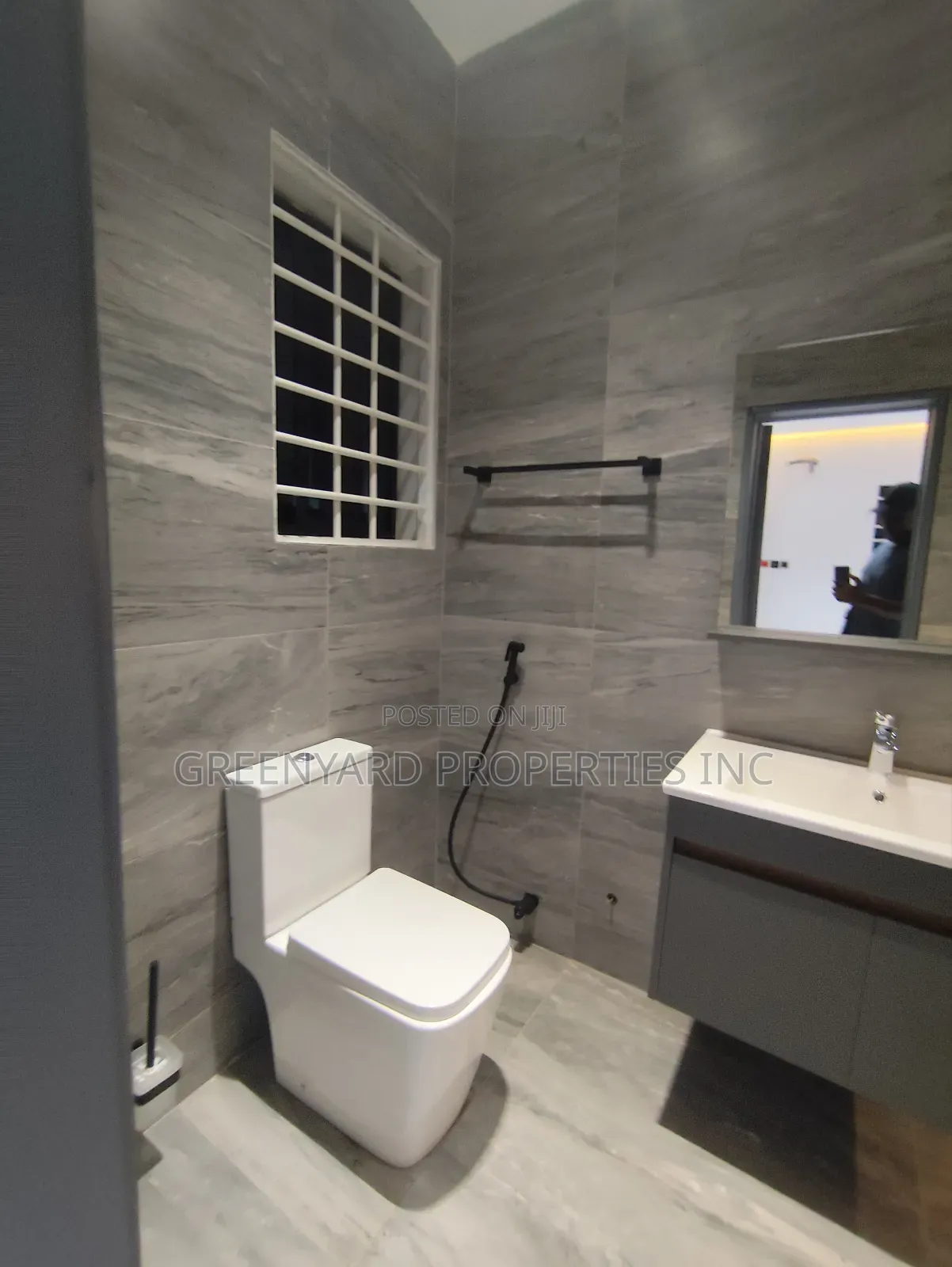 3bdrm House in Hills, East Legon for sale