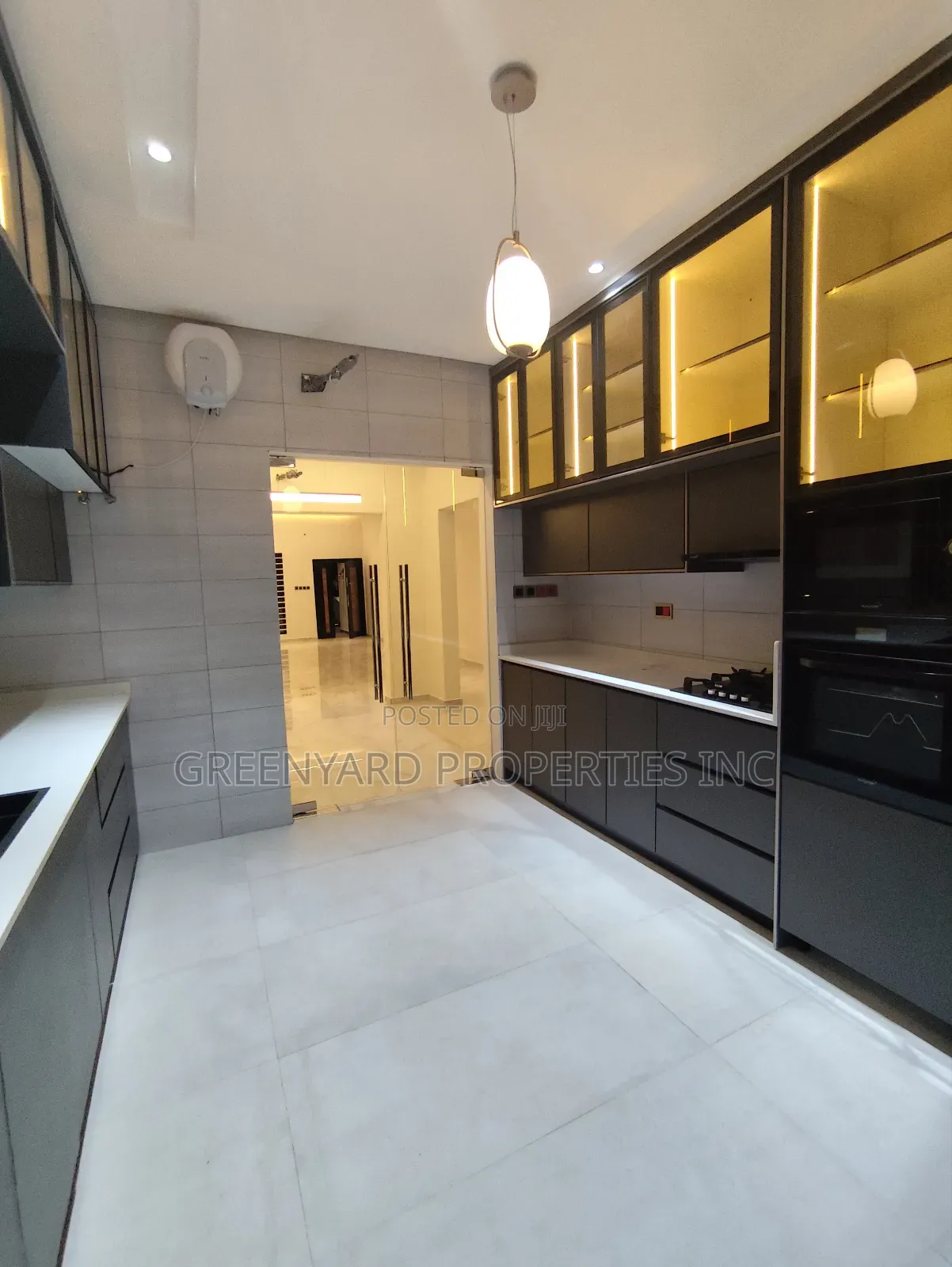 3bdrm House in Hills, East Legon for sale