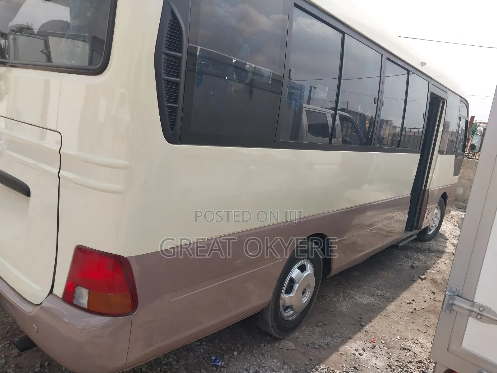 Hyundai County 2015 Brown
