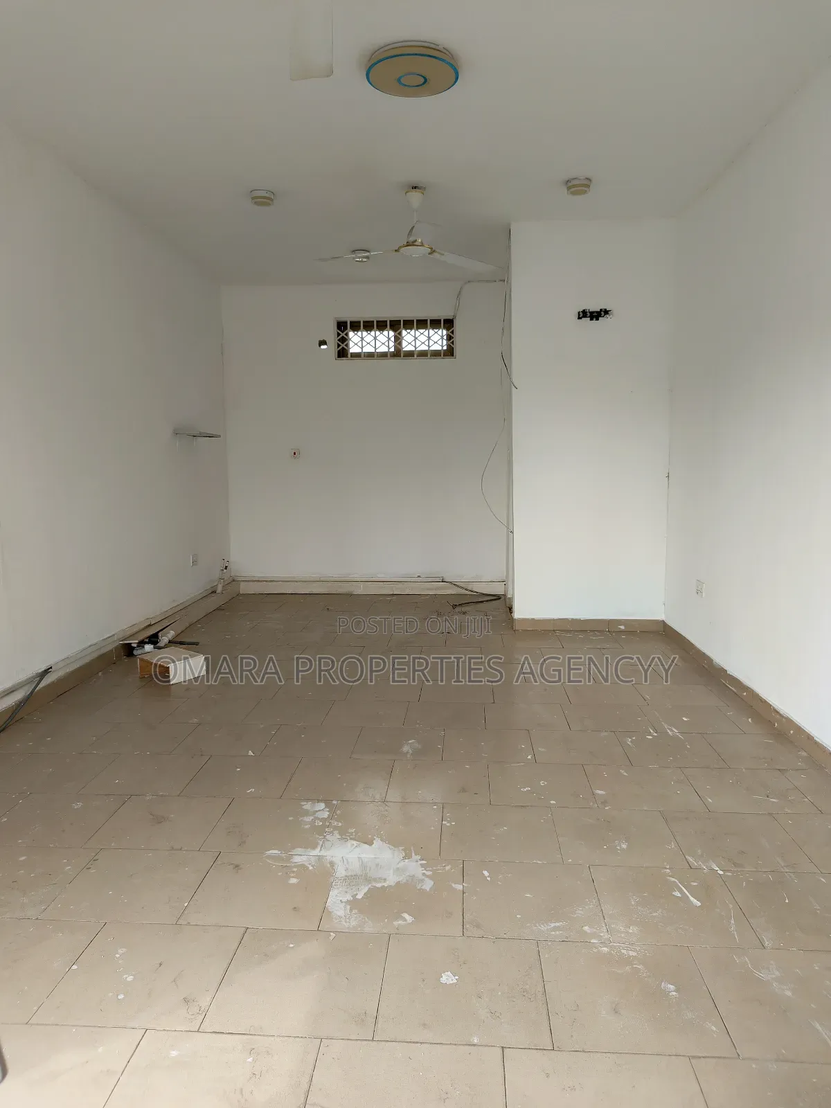 Spacious Shop Available for Rent.