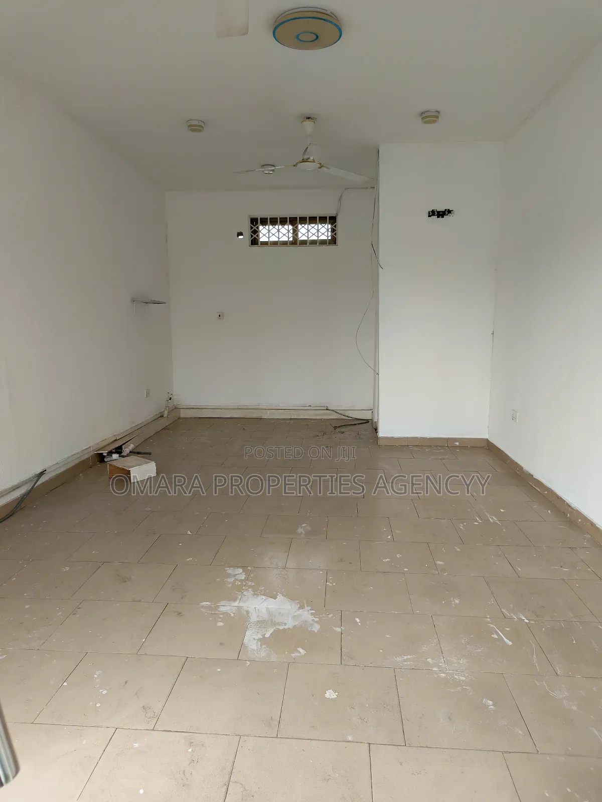 Spacious Shop Available for Rent.