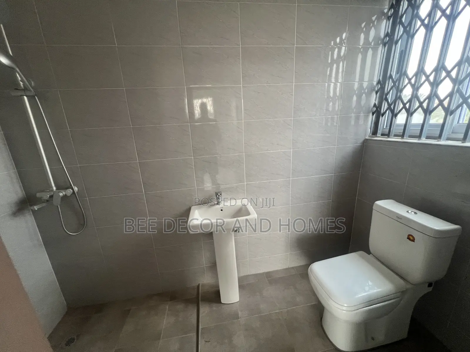 2bdrm Apartment in Bee Decor & Homes, Adenta for rent