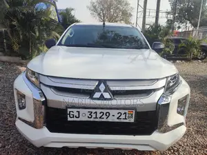 Mitsubishi L200 Double Cab 2.4 181hp 4WD 2021 White