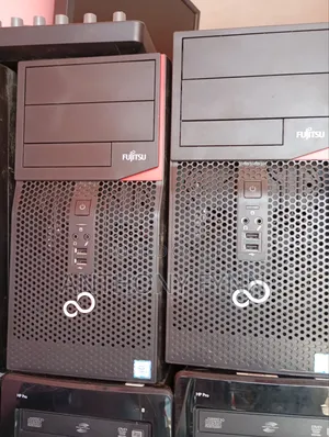 Desktop Computer Fujitsu Esprimo P557/E85+ 4GB Intel Core i3 HDD 500GB