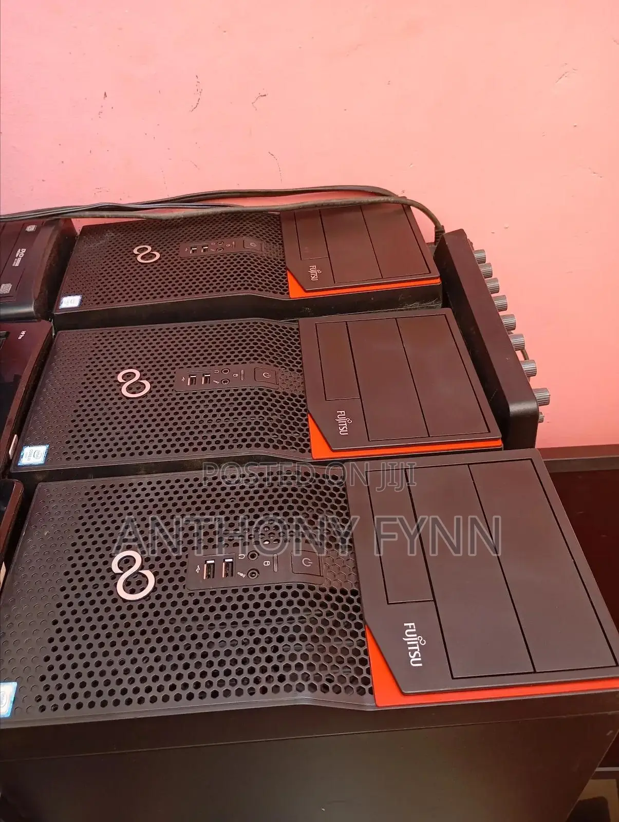 Desktop Computer Fujitsu Esprimo P557/E85+ 4GB Intel Core i3 HDD 500GB